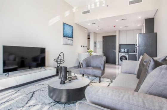 Dubai Marina 2BR High-Floor Renovated Apartment